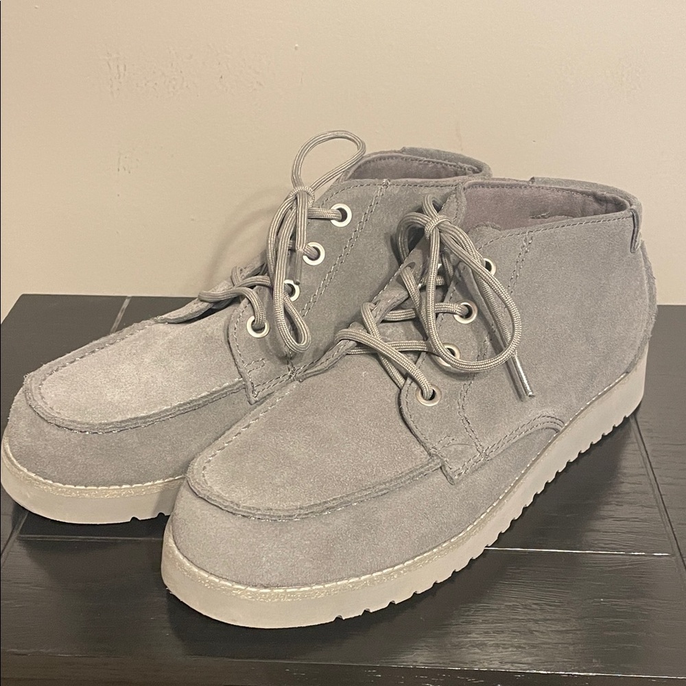 Men’s Koolaburra shoes, size 11